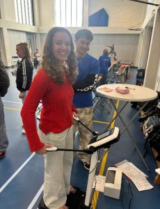 Buurtsportcoaches, voor inzicht in onder andere spierkracht en vetpercentage en advies over passend beweegaanbod.