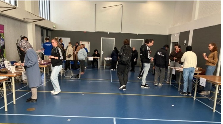 Gezondheidsmarkt op het Mandelaplein in Transvaal