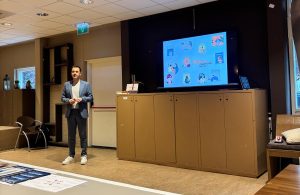 Sven Zeilstra (manager van het Regionaal Eerstelijnssamenwerkingsverband) deelde wat het netwerk oplevert voor professionals en inwoners, en welke sleutelrol de leefstijlapotheker hierin speelt.