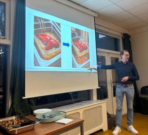 Ongeveer 12 apothekers volgden deze zesdaagse opleiding, waarin zij leerden over de relatie tussen leefstijl en medicatie en hoe leefstijl een vaste plek kan krijgen binnen de apotheek.